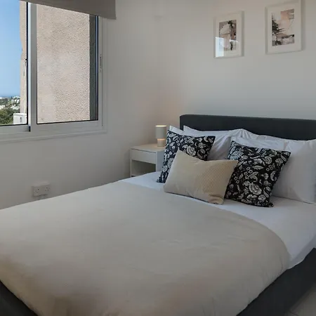 Phaedrus Living Golden Seaview Apartment Paphos
